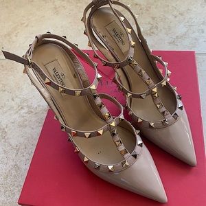 Valentino Garavani Rockstud Pumps Poudre 41